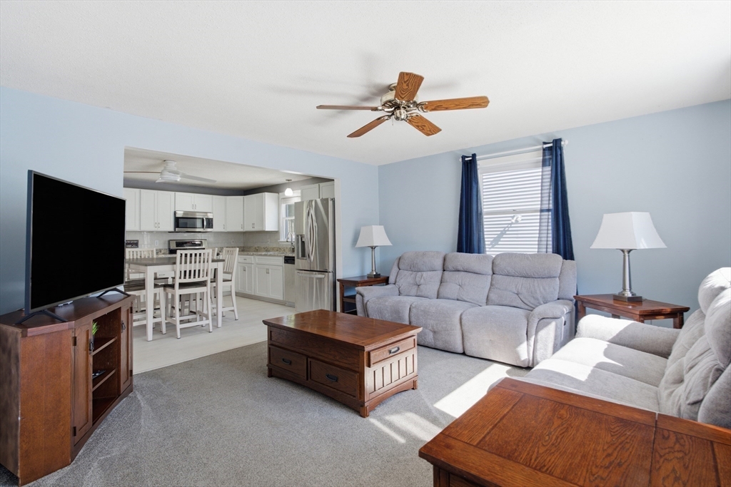 137 Maplewood Road Lynn, MA 01904 - Photo 5 of 39
