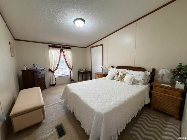 $272,500 | 3920 Herrin Road, Carterville, IL 62918