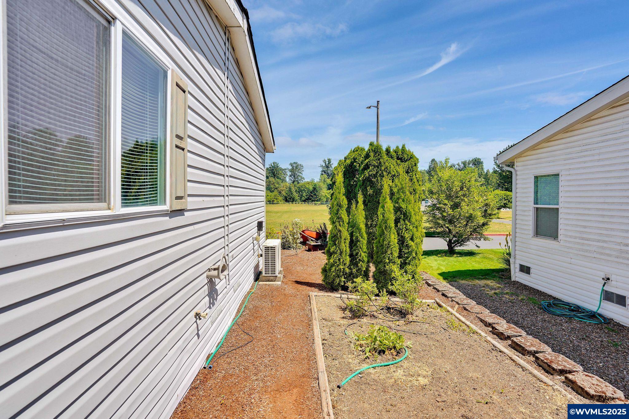 1630 Wallace Road Northwest, Unit 18 Salem, OR 97304 - Photo 35 of 37