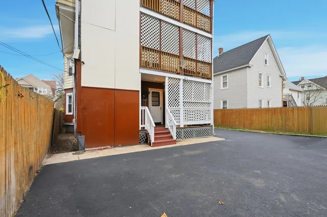 $385,000 | 50-52 Maynard Street, Springfield, MA 01109