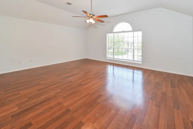 $2,960 | 11125 31st Avenue North, Texas City, TX 77591