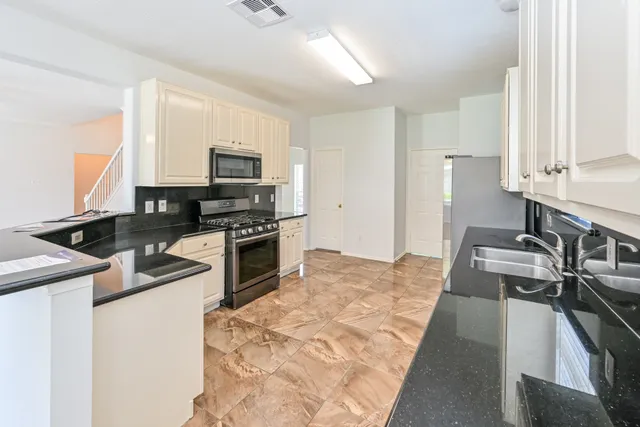 $2,960 | 11125 31st Avenue North, Texas City, TX 77591