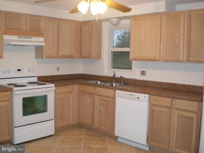 3905 Boteler Road Mount Airy, MD 21771 - Photo 11 of 26 Kitchen