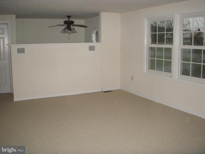 3905 Boteler Road Mount Airy, MD 21771 - Photo 4 of 26 Living Room