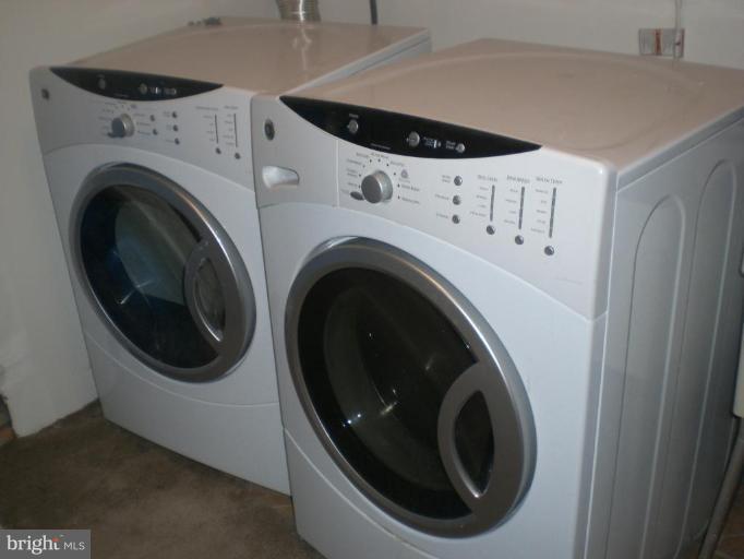 3905 Boteler Road Mount Airy, MD 21771 - Photo 7 of 26 Washer and Dryer