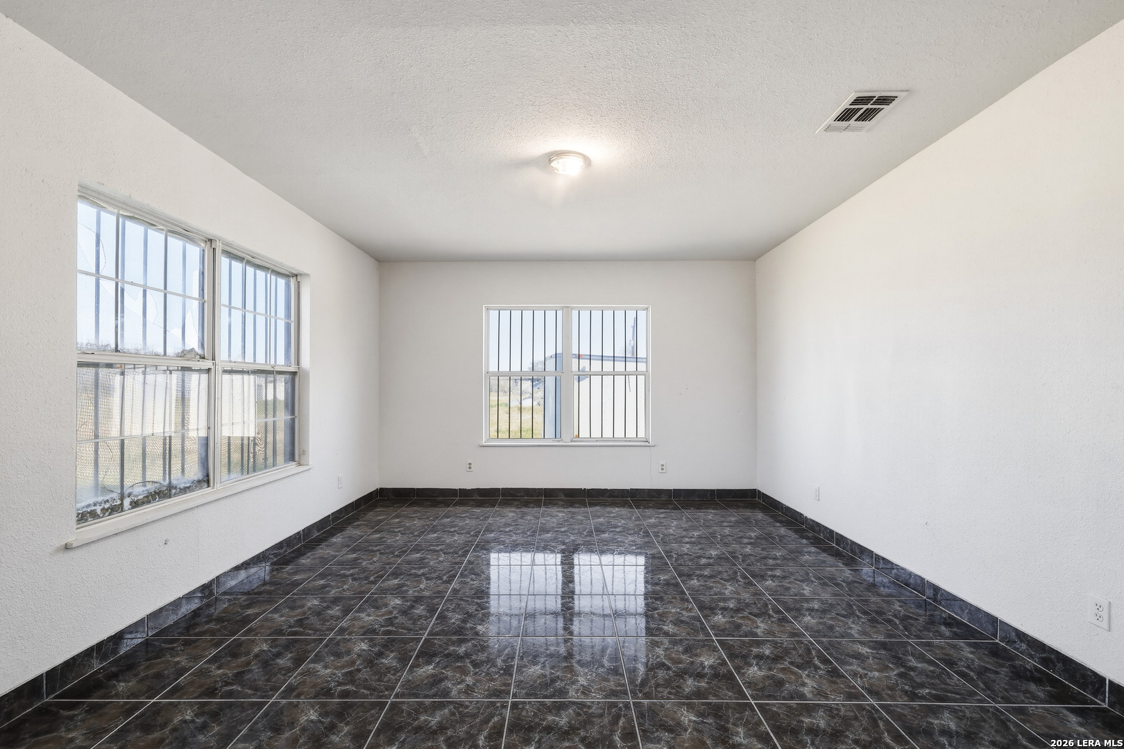 17896 Pleasanton Road San Antonio, TX 78221 - Photo 10 of 49
