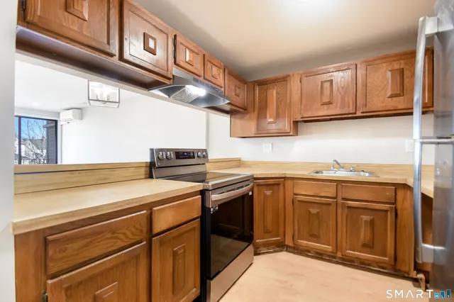 $169,900 | 20 Amsterdam Avenue, Unit 2E, Bridgeport, CT 06606