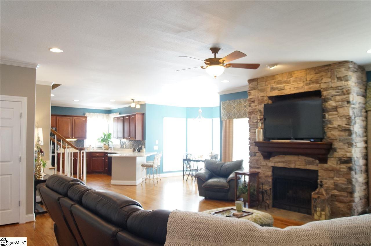 499 Hendricks Woods Road Easley, SC 29642 - Photo 3 of 34