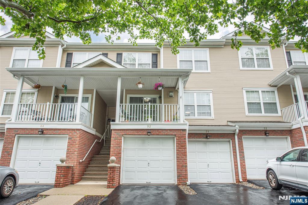 92 Carter Road Wanaque, NJ 07420 - Photo 2 of 21