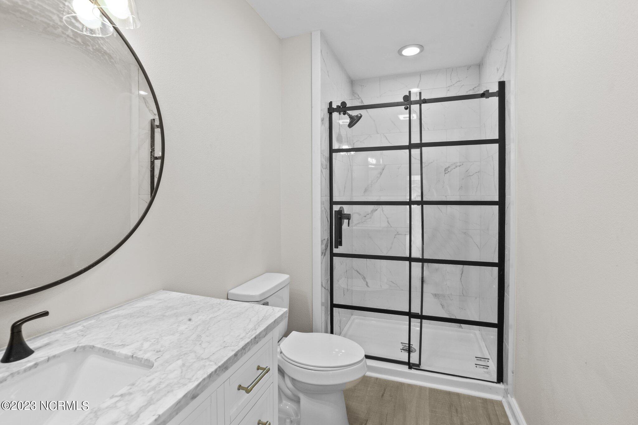 229 Clarks Neck Road Washington, NC 27889 - Photo 23 of 43 Guest Bath
