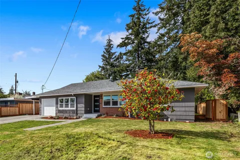 $888,000 | 2618 Southwest 170th Street, Burien, WA 98166