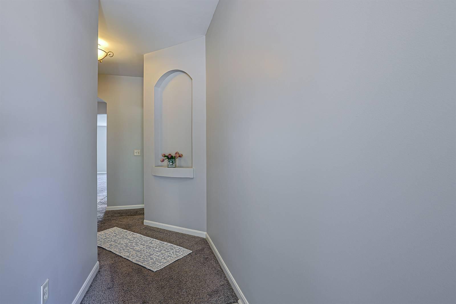 265 Skyview Court Ludlow, KY 41016 - Photo 2 of 32