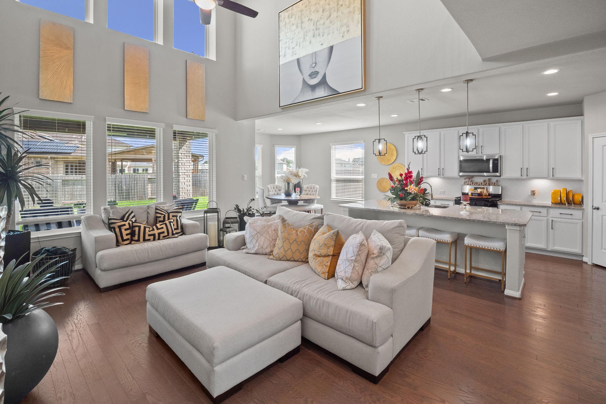 82 Indian Wells Drive Manvel, TX 77578 - Photo 6 of 30 a living room with furniture and kitchen view