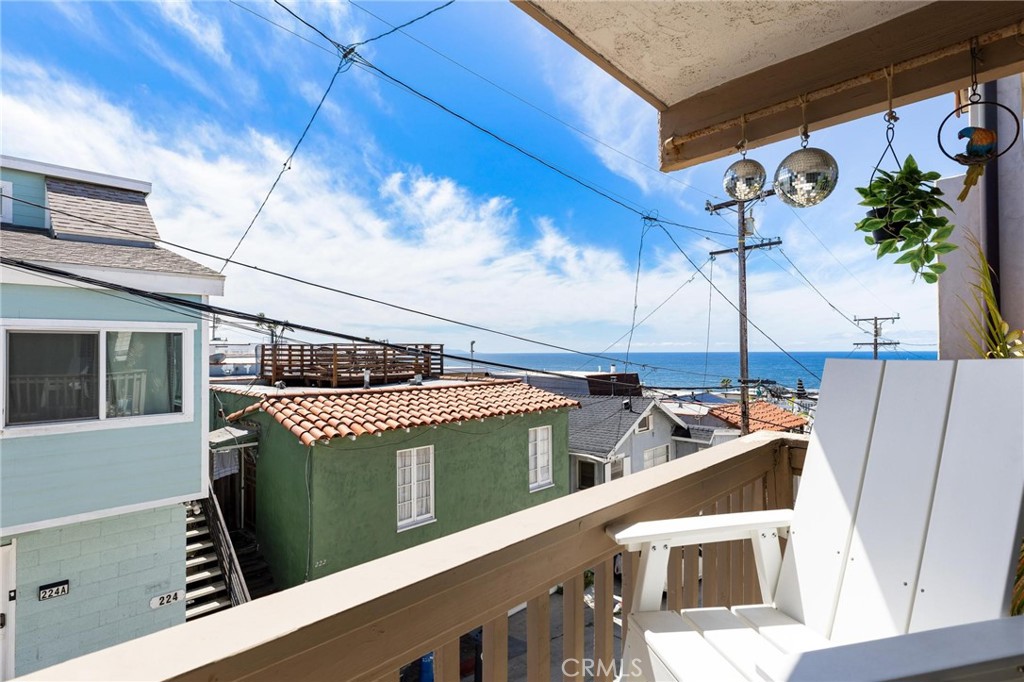 223 Shell Street Manhattan Beach, CA 90266 - Photo 35 of 50 a view of a terrace
