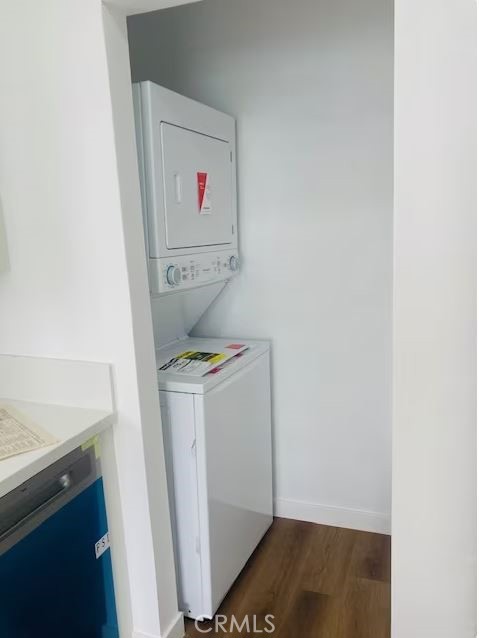223 Shell Street Manhattan Beach, CA 90266 - Photo 38 of 50 a utility room with dryer and washer