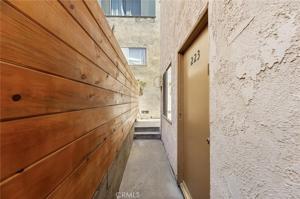 223 Shell Street Manhattan Beach, CA 90266 - Photo 7 of 50 a view of a balcony