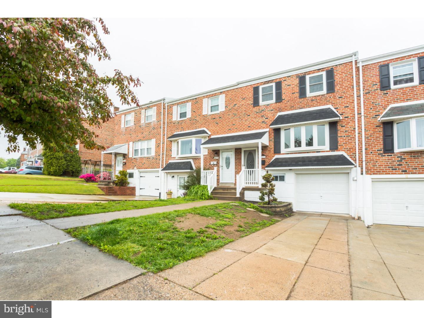 3575 Brookview Road Philadelphia, PA 19154 - Photo 4 of 23 Exterior Front