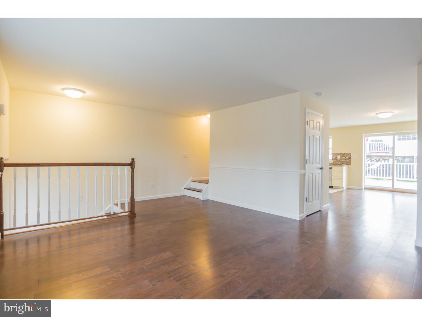 3575 Brookview Road Philadelphia, PA 19154 - Photo 7 of 23 Living Room