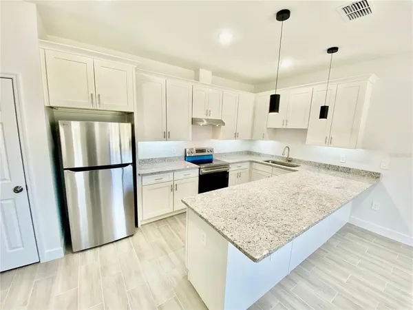 $2,400 | 10002 Massey Street, Orlando, FL 32825