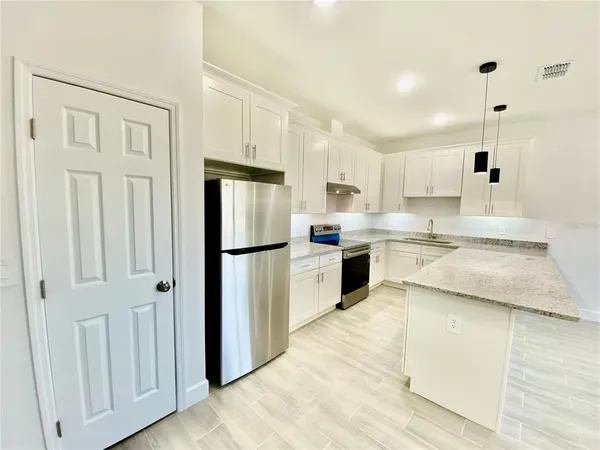 $2,300 | 10002 Massey Street, Orlando, FL 32825