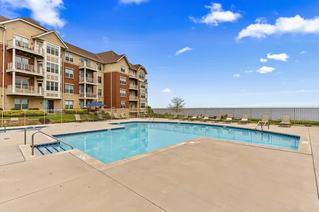 $415,000 | 4100 South Lake Drive, Unit 307, St. Francis, WI 53235