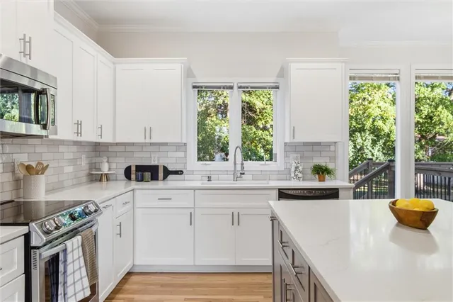 $750,000 | 14209 Hadley Street, Overland Park, KS 66223