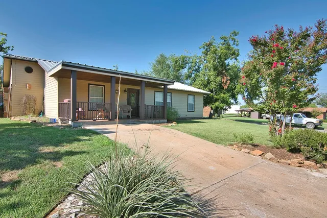 $445,000 | 517 Wilson Avenue, Mason, TX 76856