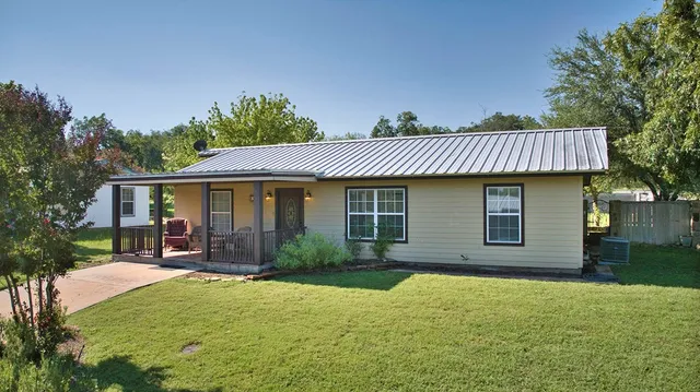 $445,000 | 517 Wilson Avenue, Mason, TX 76856