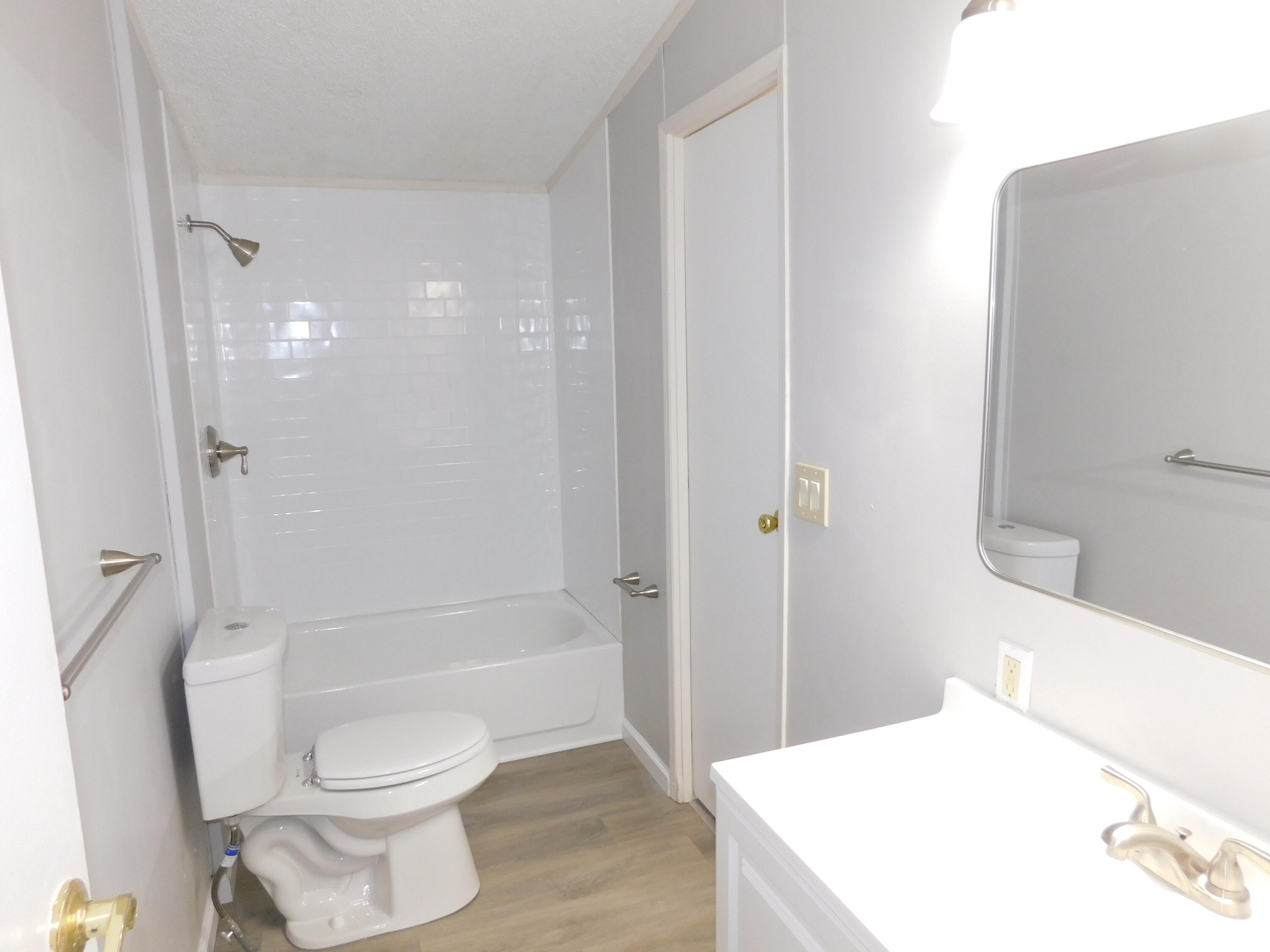 380 12th Street Manistee, MI 49660 - Photo 28 of 34 bath