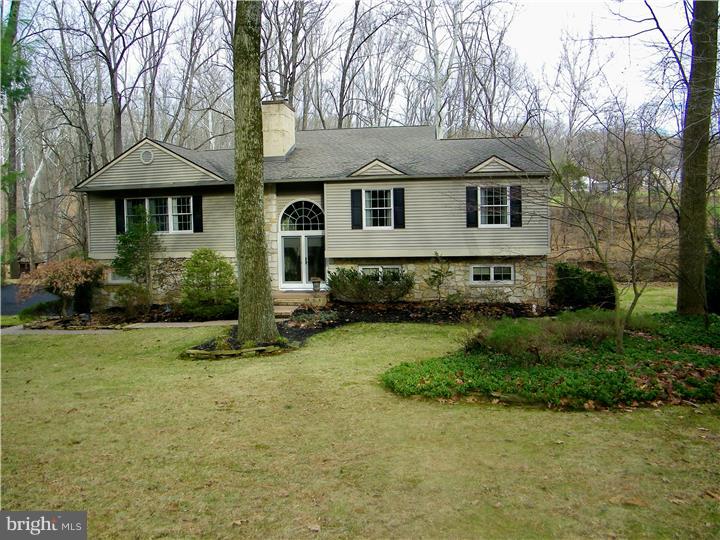 25 Rohiwee Road Ivyland, PA 18974 - Photo 1 of 25 Exterior Front