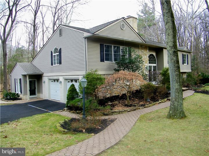25 Rohiwee Road Ivyland, PA 18974 - Photo 2 of 25 Exterior Side