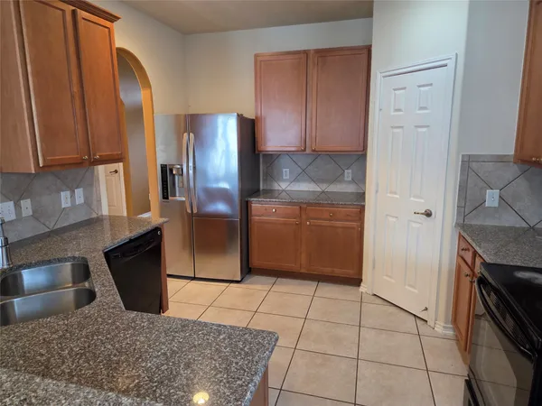 $2,400 | 6818 Stoneyvale Drive, Houston, TX 77083