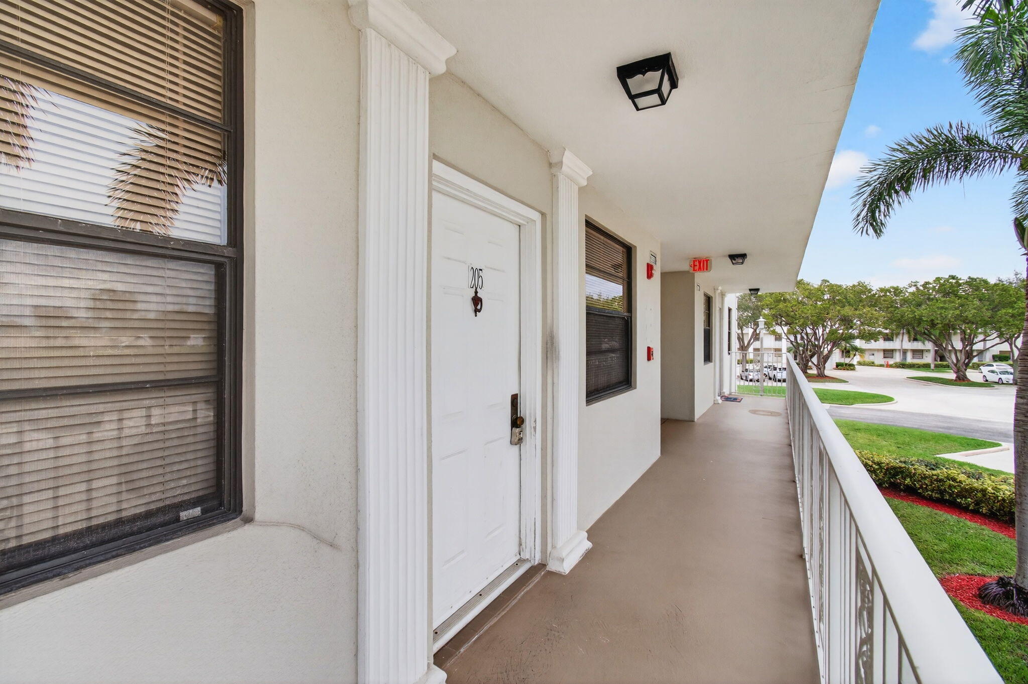 6049 Balboa Circle, Unit 205 Boca Raton, FL 33433 - Photo 4 of 27 6-web-or-mls-DSC_7987