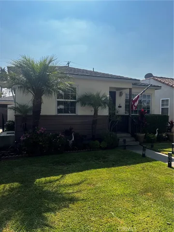 a view of house with garden space