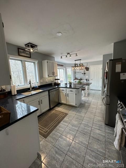 209 Deerfield Ridge Drive Groton, CT 06355 - Photo 2 of 20 Gallery Image 2