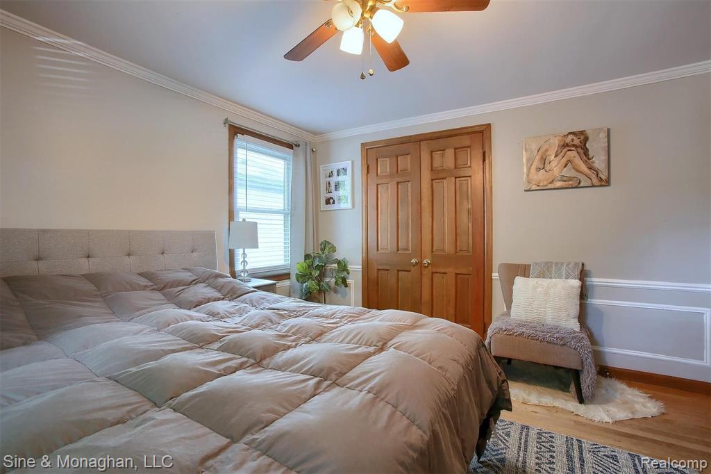 2110 Hampton Road Grosse Pointe Woods, MI 48236 - Photo 15 of 31
