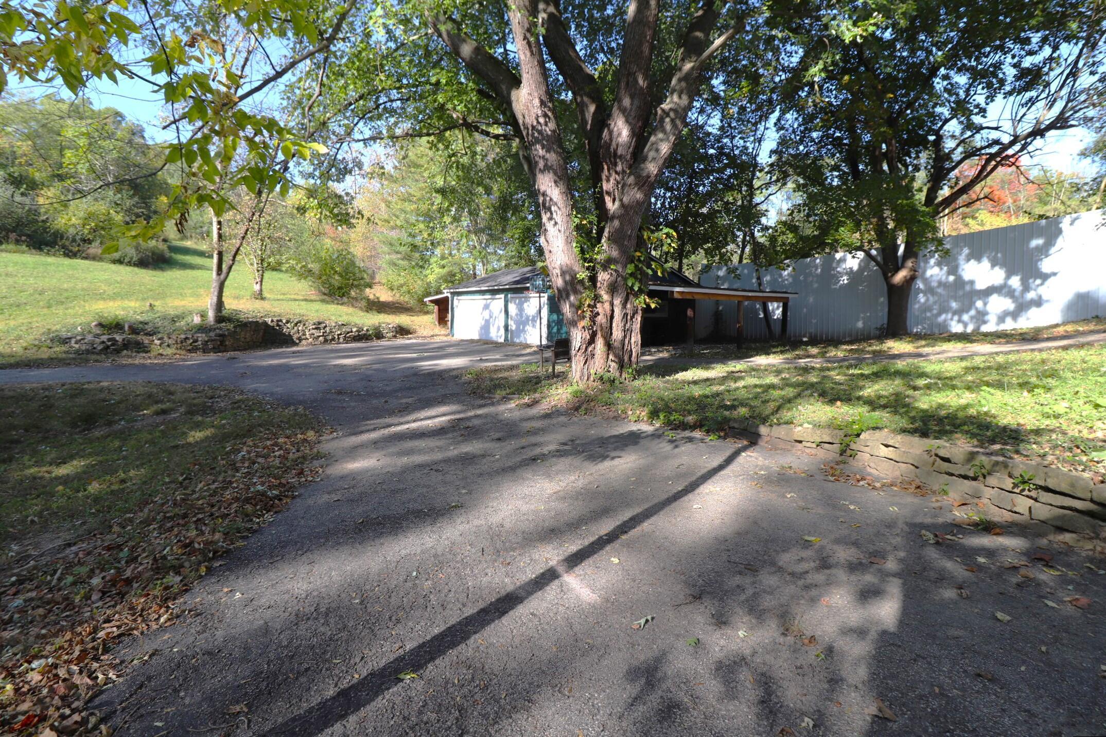 123 Old Mill Road Springfield, OH 45506 - Photo 58 of 76 Large driveway