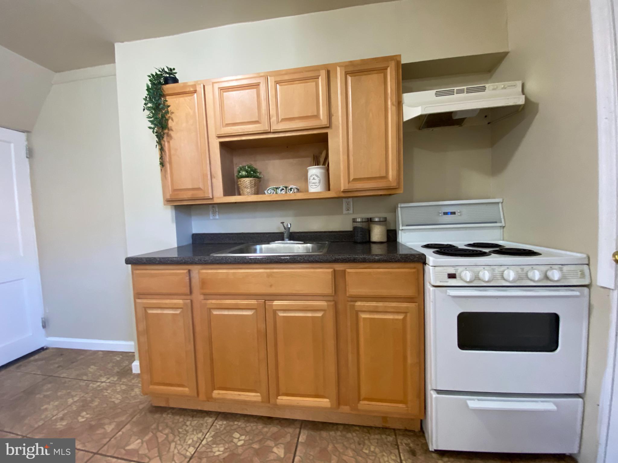 5733 Reedland Street Philadelphia, PA 19143 - Photo 5 of 12 Gallery Image 5