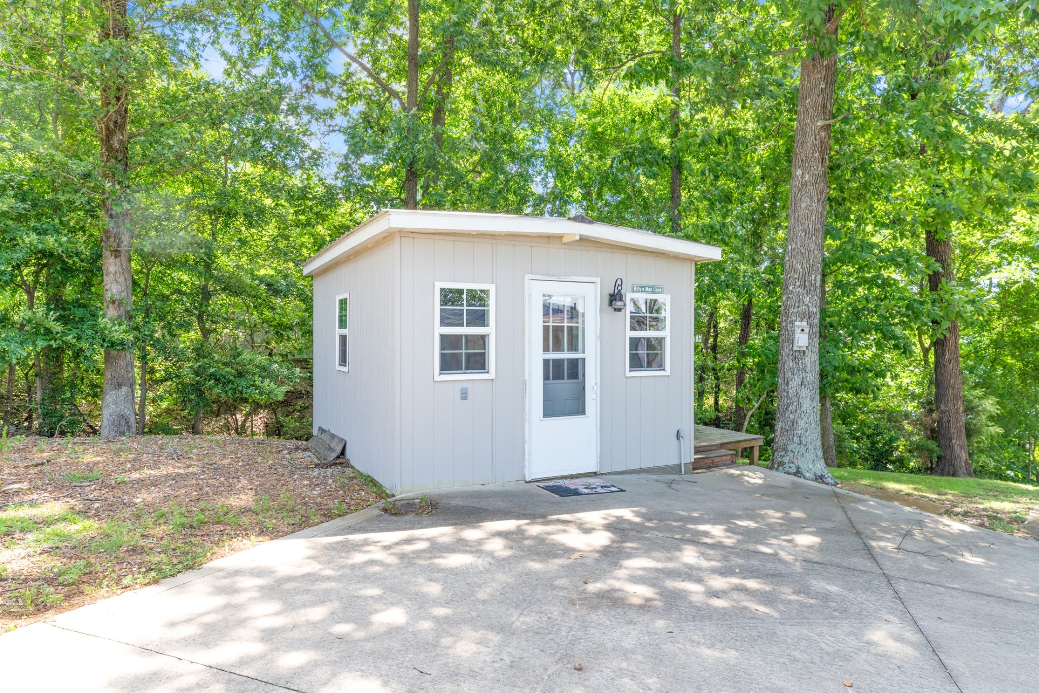 440 Bluff Point Lane Waverly, TN 37185 - Photo 31 of 97 a view of a house with a yard