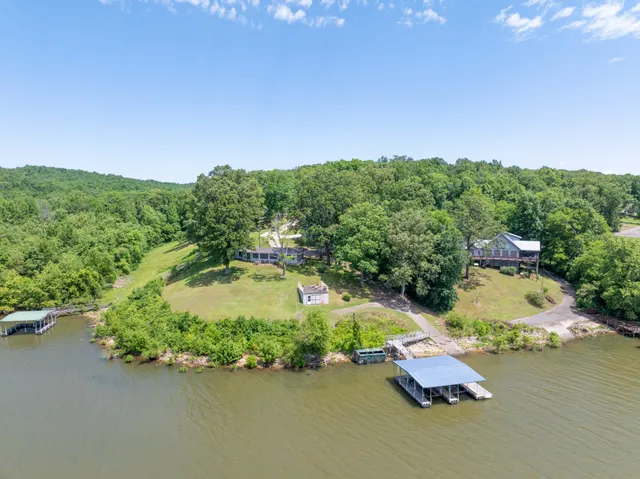 $600,000 | 440 Bluff Point Lane, Waverly, TN 37185