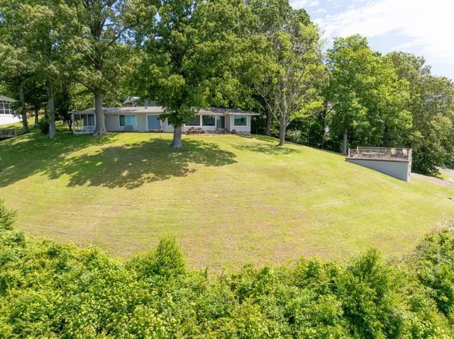 $600,000 | 440 Bluff Point Lane, Waverly, TN 37185