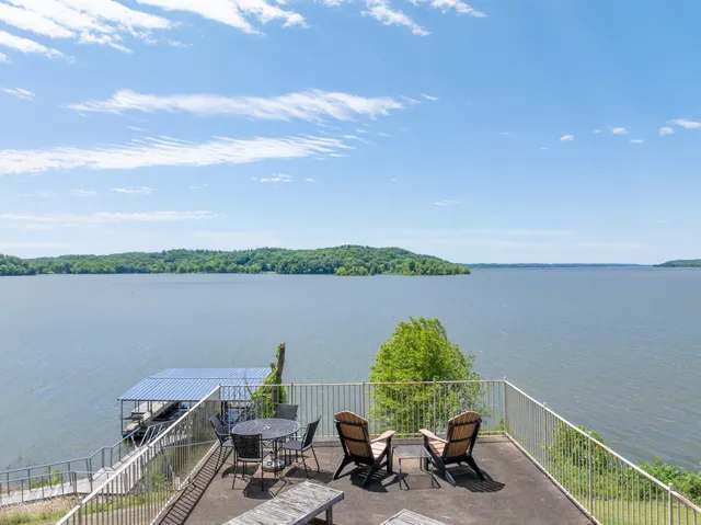 $600,000 | 440 Bluff Point Lane, Waverly, TN 37185