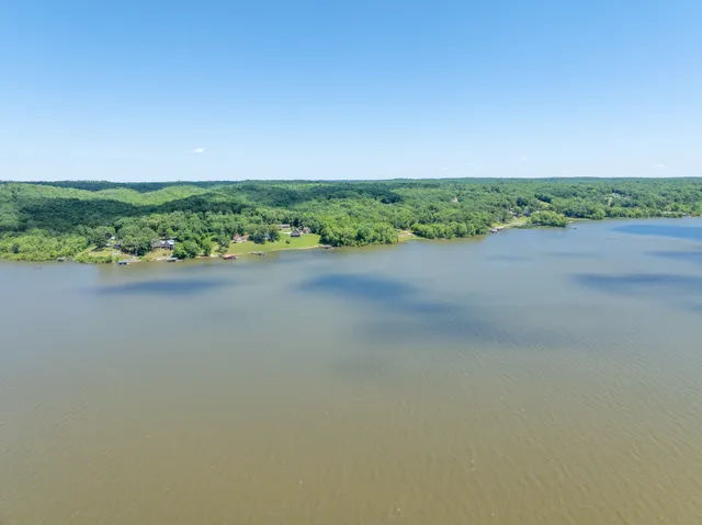 $600,000 | 440 Bluff Point Lane, Waverly, TN 37185