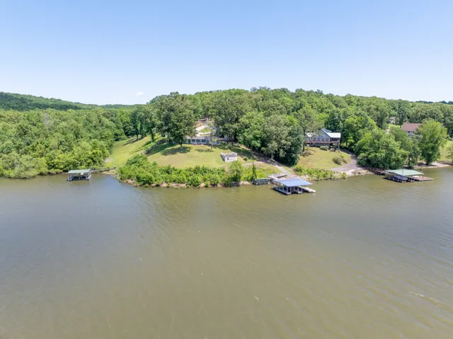 $600,000 | 440 Bluff Point Lane, Waverly, TN 37185