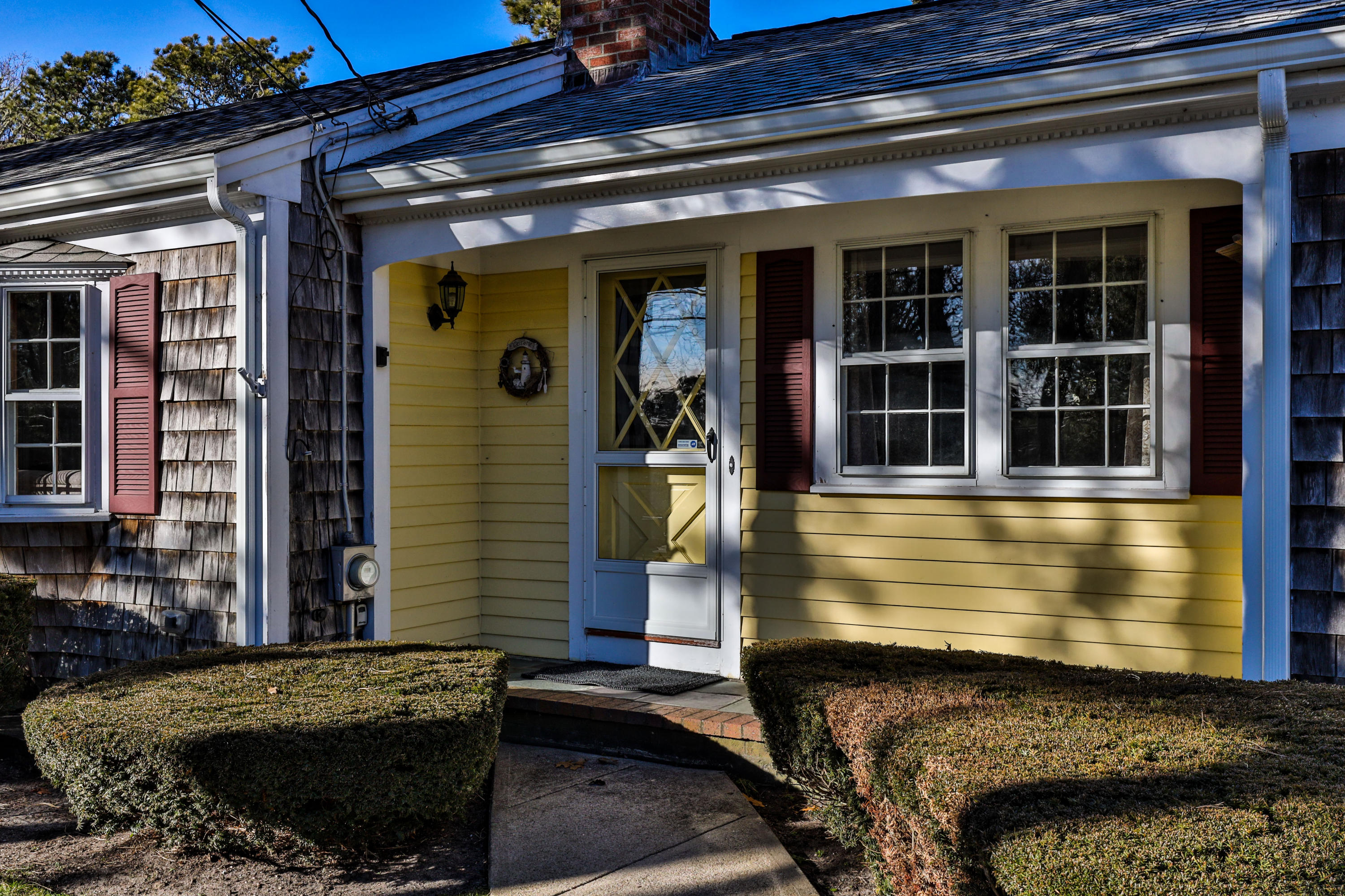 854 Queen Anne Road Harwich, MA 02645 - Photo 4 of 36 Farmer's Porch