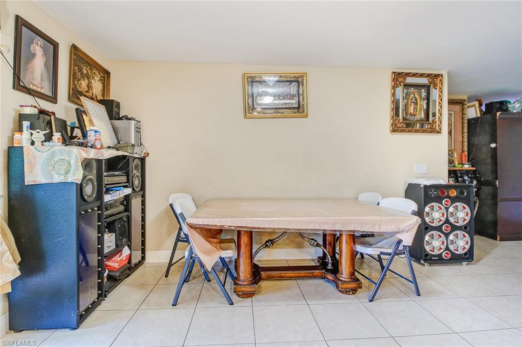 2001 44th Street Southwest Naples, FL 34116 - Photo 2 of 25 Gallery Image 2