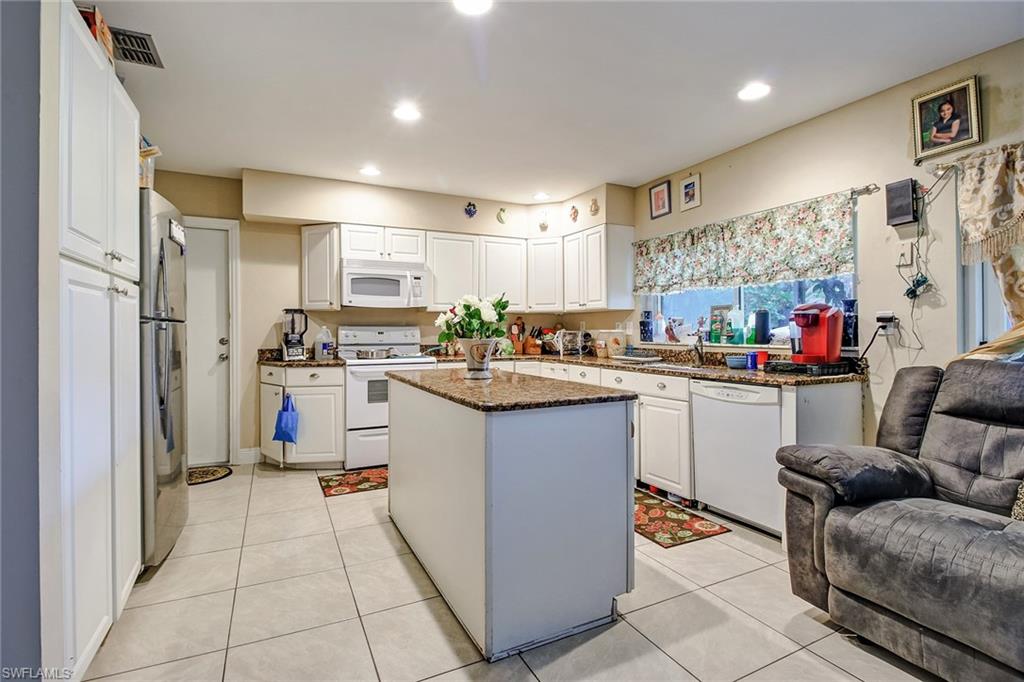 2001 44th Street Southwest Naples, FL 34116 - Photo 5 of 25 Gallery Image 5