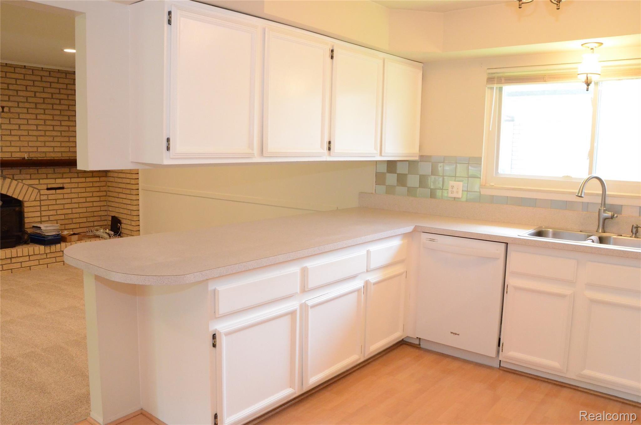 43077 Avon Road Canton, MI 48187 - Photo 23 of 52 DSC_8755.JPG