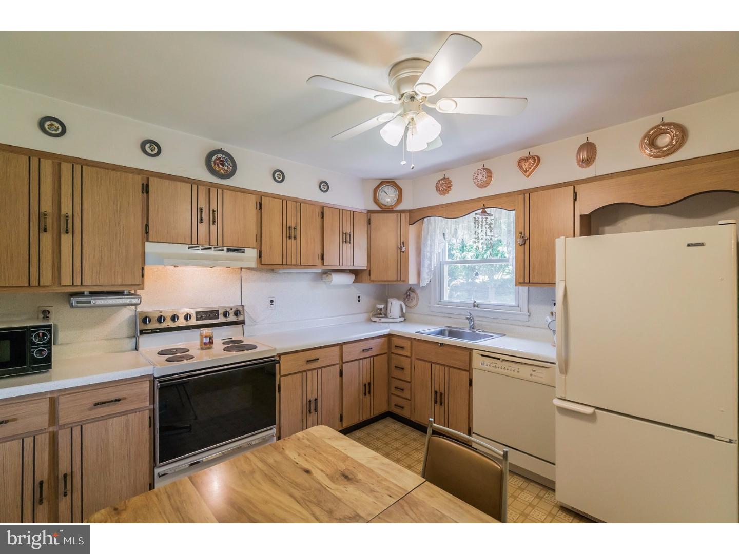 2109 Coldstream Road Phoenixville, PA 19460 - Photo 12 of 24 Kitchen