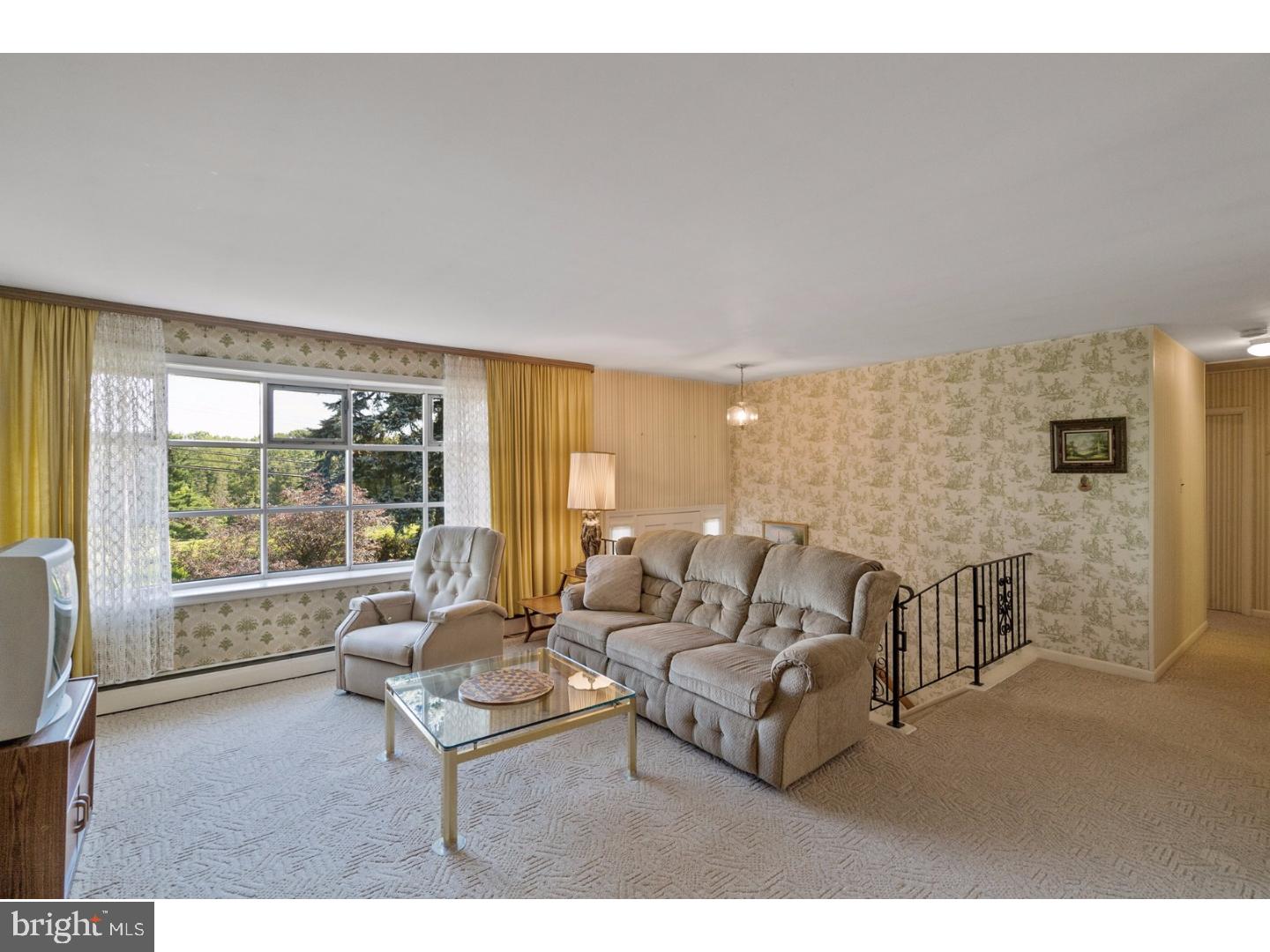 2109 Coldstream Road Phoenixville, PA 19460 - Photo 9 of 24 Living Room